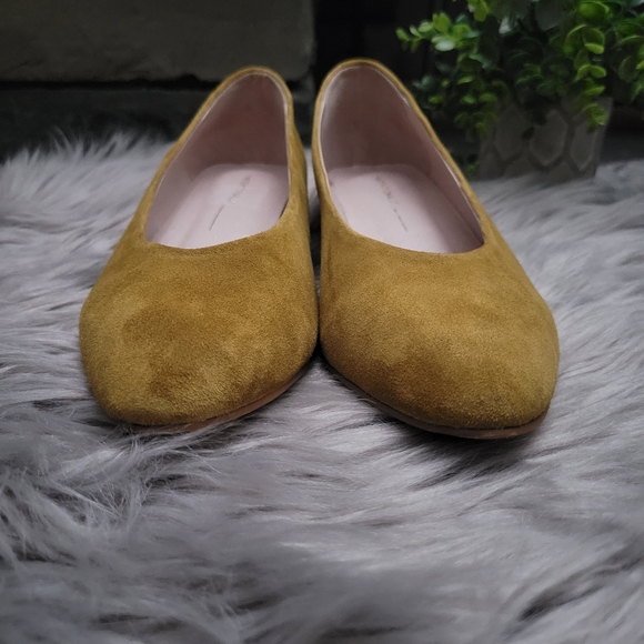 Intentionally Blank Leather Campy Pumps in Mustard size 10 - Picture 4 of 11